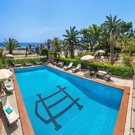 Corallo Hotel 3*