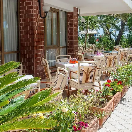 Corallo Hotel 3*
