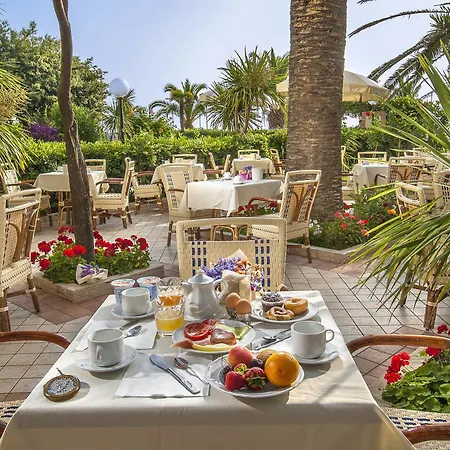 Corallo 3* Martinsicuro