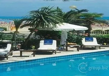 Отель Corallo Villa Rosa Di Martinsicuro